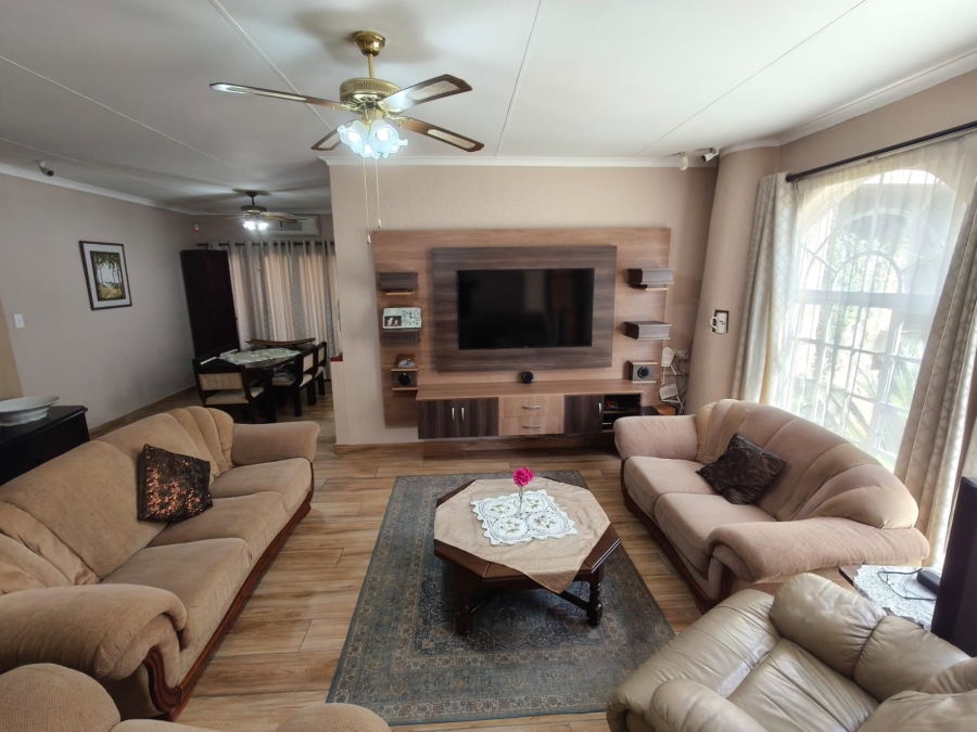 4 Bedroom Property for Sale in Safari Gardens North West